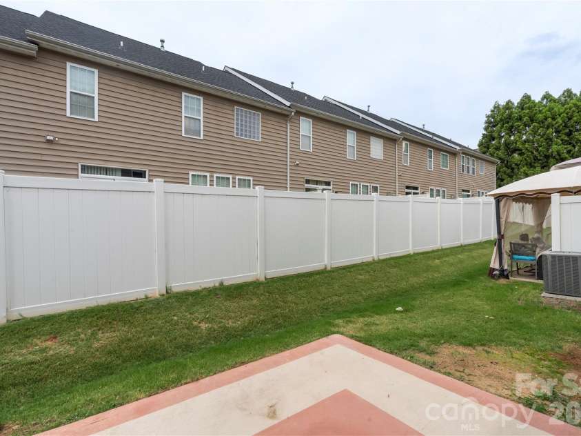 5412 Allison Lane, Charlotte, NC 28277.  MLS# CAR4395948, YatesRealty ID 38798. 