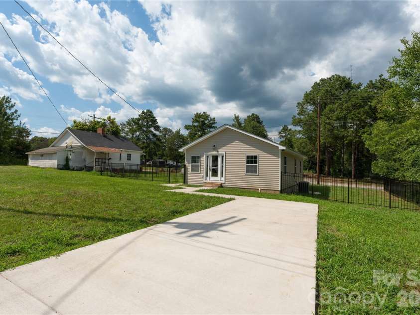 724 Webber Avenue, Chester, SC 29706.  MLS# CAR4401640, YatesRealty ID 38799. 