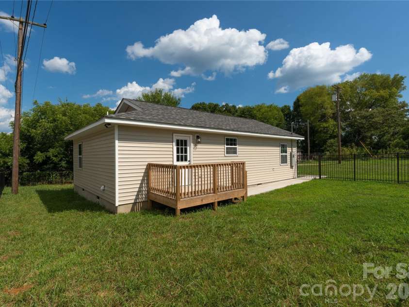 724 Webber Avenue, Chester, SC 29706.  MLS# CAR4401640, YatesRealty ID 38799. 