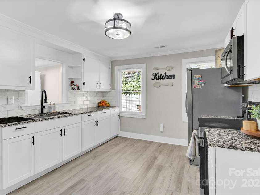 4421 Gum Street, Charlotte, NC 28208.  MLS# CAR4294508, YatesRealty ID 388. 