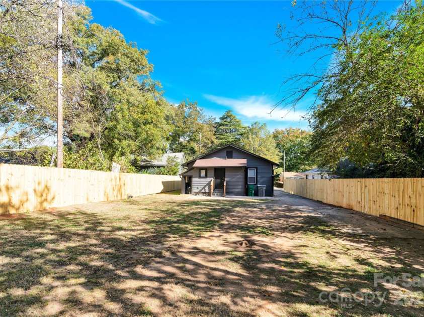 4421 Gum Street, Charlotte, NC 28208.  MLS# CAR4294508, YatesRealty ID 388. 