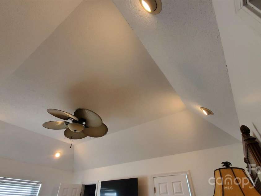 4000 Wilson Lane, Charlotte, NC 28206.  MLS# CAR4193914, YatesRealty ID 3880. 