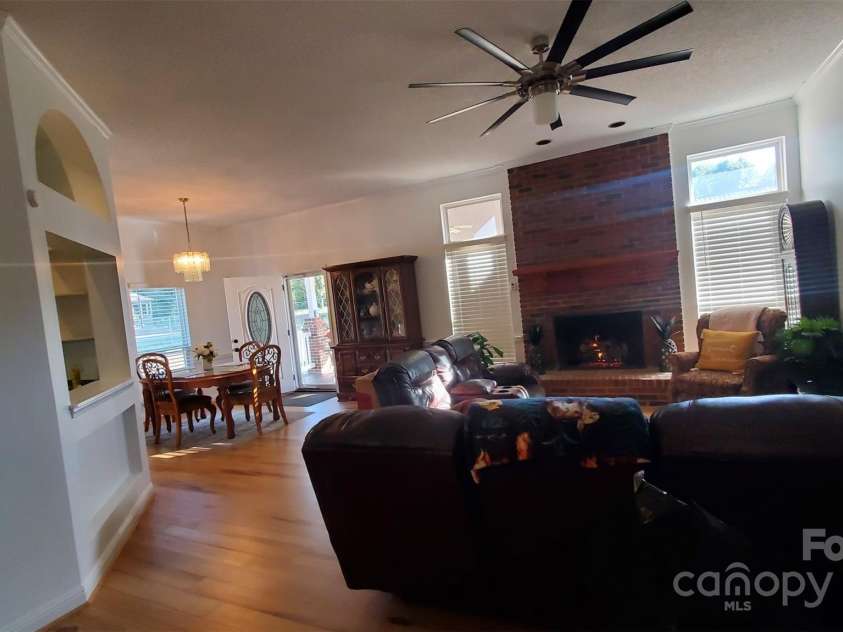 4000 Wilson Lane, Charlotte, NC 28206.  MLS# CAR4193914, YatesRealty ID 3880. 