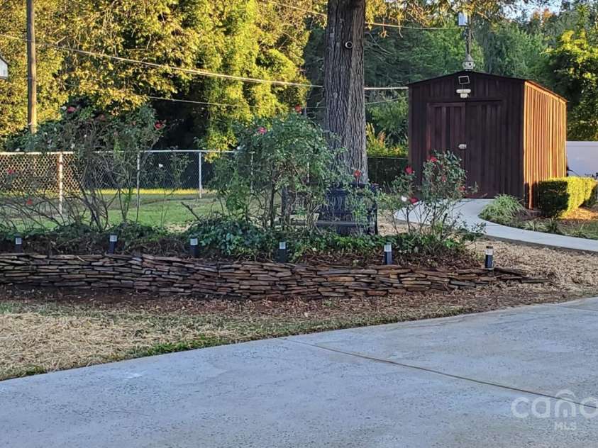 4000 Wilson Lane, Charlotte, NC 28206.  MLS# CAR4193914, YatesRealty ID 3880. 