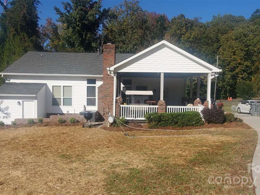 4000 Wilson Lane, Charlotte, NC 28206.  MLS# CAR4193914, YatesRealty ID 3880. 