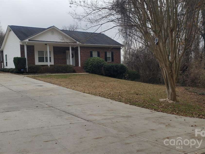 4000 Wilson Lane, Charlotte, NC 28206.  MLS# CAR4193914, YatesRealty ID 3880. 