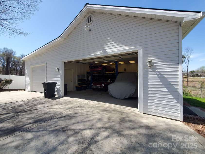 4000 Wilson Lane, Charlotte, NC 28206.  MLS# CAR4193914, YatesRealty ID 3880. 