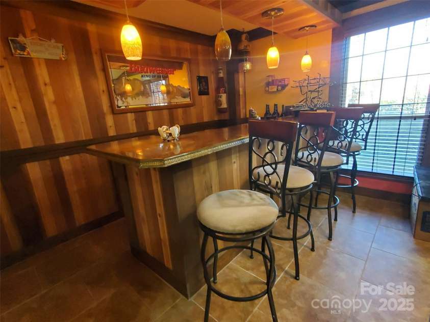 4000 Wilson Lane, Charlotte, NC 28206.  MLS# CAR4193914, YatesRealty ID 3880. 