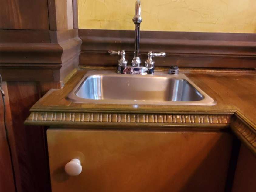 4000 Wilson Lane, Charlotte, NC 28206.  MLS# CAR4193914, YatesRealty ID 3880. 