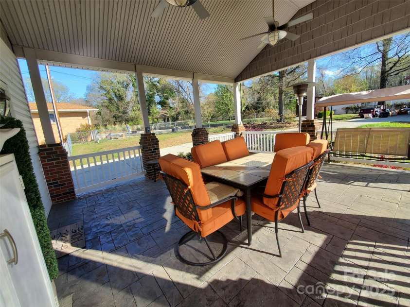 4000 Wilson Lane, Charlotte, NC 28206.  MLS# CAR4193914, YatesRealty ID 3880. 