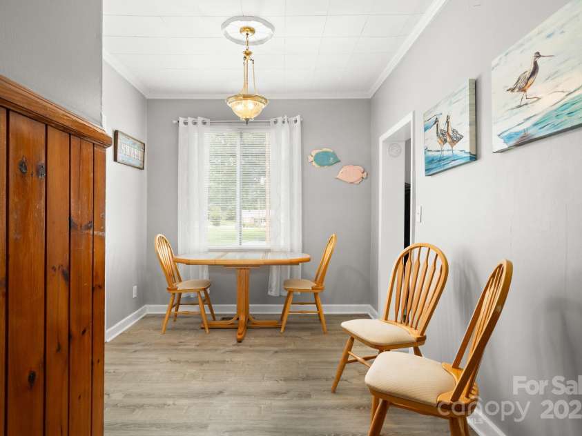 429 Brooklyn Avenue, Hendersonville, NC 28792.  MLS# CAR4289164, YatesRealty ID 3880. 