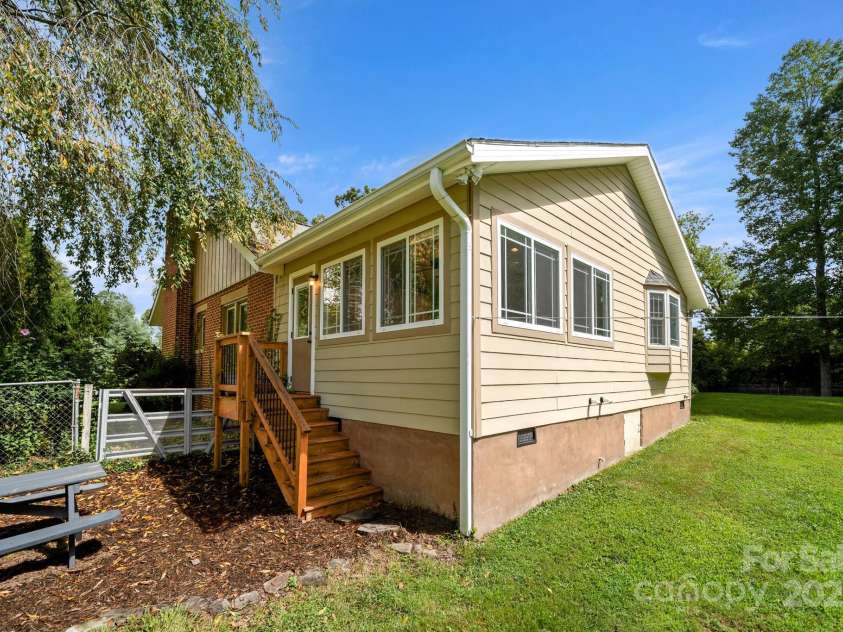 429 Brooklyn Avenue, Hendersonville, NC 28792.  MLS# CAR4289164, YatesRealty ID 3880. Exit from the Flex Room off the Primary