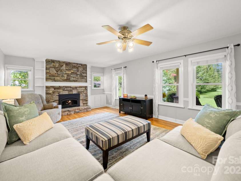 429 Brooklyn Avenue, Hendersonville, NC 28792.  MLS# CAR4289164, YatesRealty ID 3880. Gas Fireplace