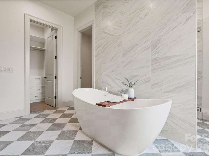 2494 Primm Road, Denver, NC 28037.  MLS# CAR4395617, YatesRealty ID 38800. Accent tile, his/her closets