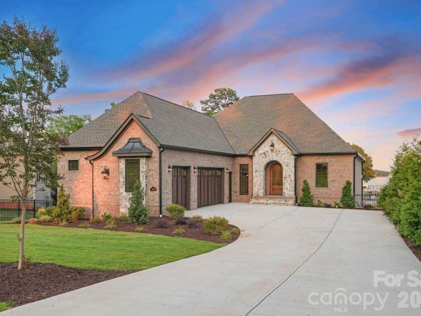 2494 Primm Road, Denver, NC 28037.  MLS# CAR4395617, YatesRealty ID 38800. Custom home built by Planishek Properties