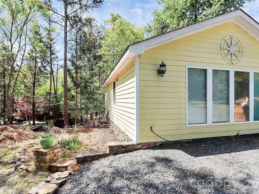 729 Lochaven Road, Waxhaw, NC 28173.  MLS# CAR4344762, YatesRealty ID 38801. 