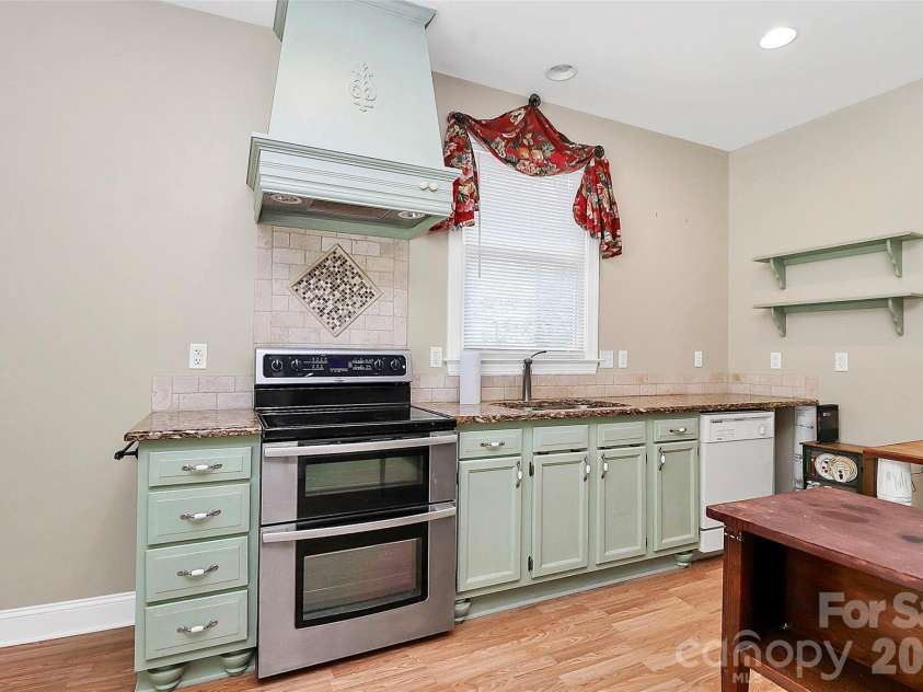 729 Lochaven Road, Waxhaw, NC 28173.  MLS# CAR4344762, YatesRealty ID 38801. 