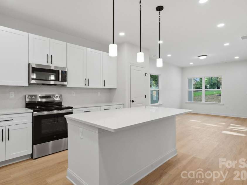 2829 Overlook Trail, Charlotte, NC 28212.  MLS# CAR4387645, YatesRealty ID 38802. 