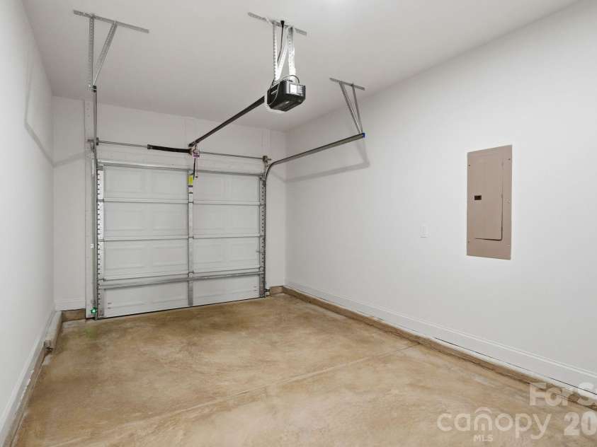 2829 Overlook Trail, Charlotte, NC 28212.  MLS# CAR4387645, YatesRealty ID 38802. 