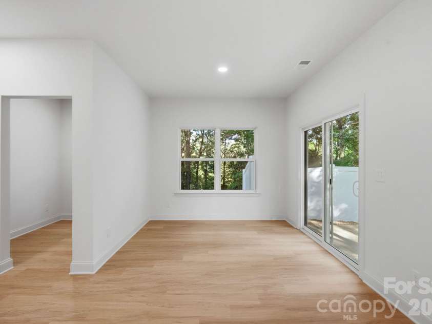 2829 Overlook Trail, Charlotte, NC 28212.  MLS# CAR4387645, YatesRealty ID 38802. Dining Room