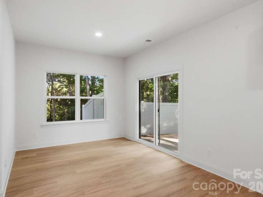 2829 Overlook Trail, Charlotte, NC 28212.  MLS# CAR4387645, YatesRealty ID 38802. Dining Room