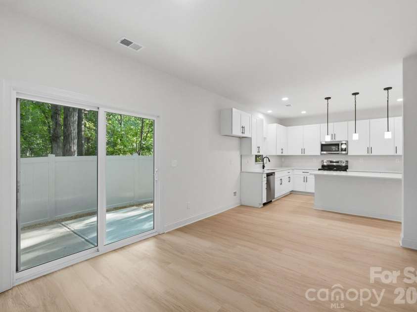 2829 Overlook Trail, Charlotte, NC 28212.  MLS# CAR4387645, YatesRealty ID 38802. Dining Room
