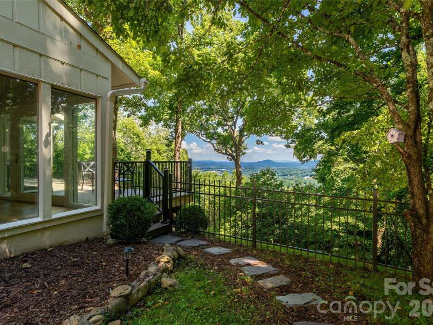 27 Walnut Drive, Mills River, NC 28759.  MLS# CAR4399398, YatesRealty ID 38803. 