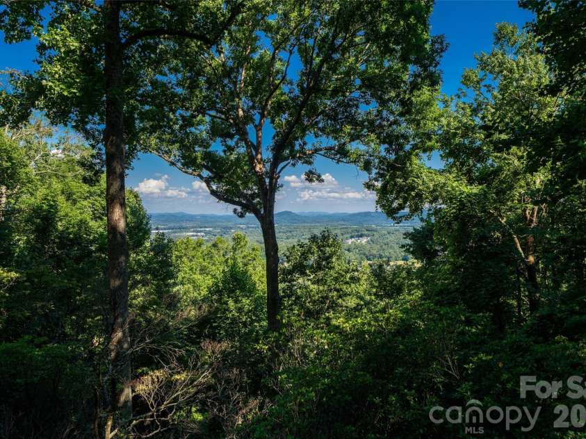 27 Walnut Drive, Mills River, NC 28759.  MLS# CAR4399398, YatesRealty ID 38803. 