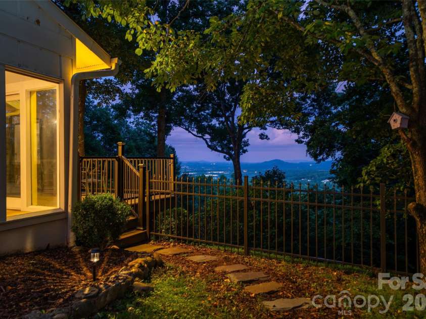 27 Walnut Drive, Mills River, NC 28759.  MLS# CAR4399398, YatesRealty ID 38803. 