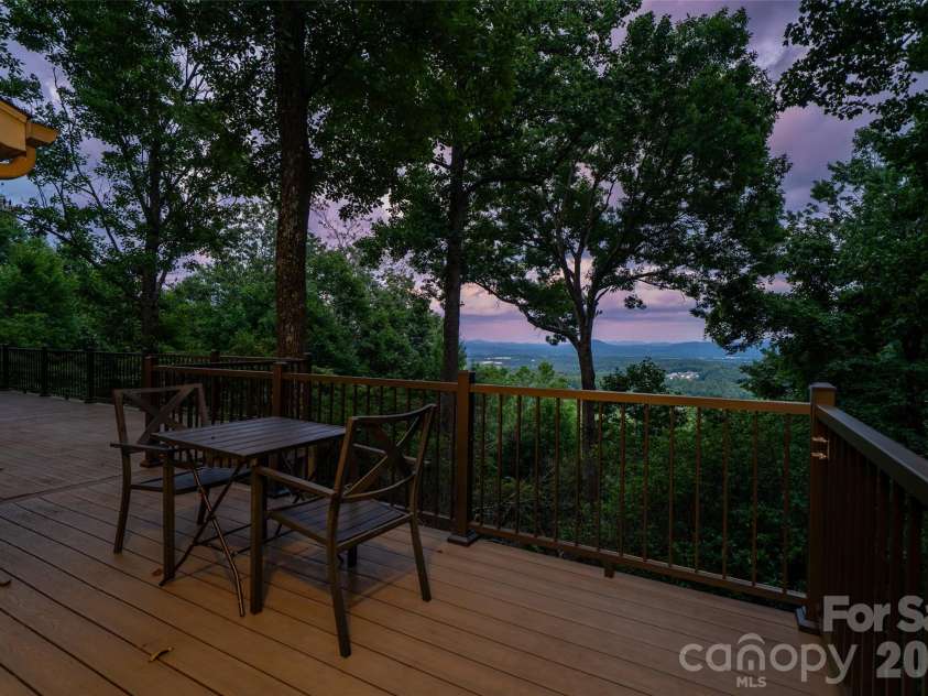 27 Walnut Drive, Mills River, NC 28759.  MLS# CAR4399398, YatesRealty ID 38803. 