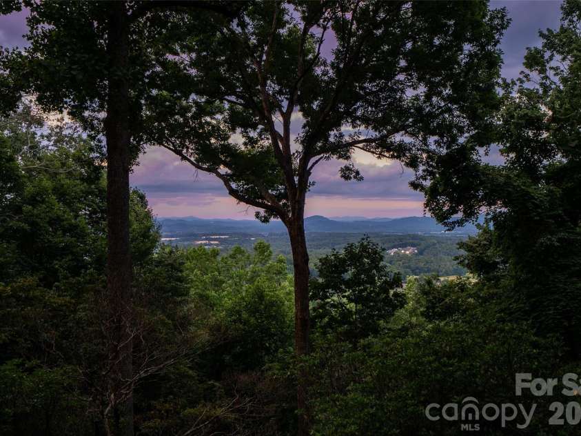 27 Walnut Drive, Mills River, NC 28759.  MLS# CAR4399398, YatesRealty ID 38803. 