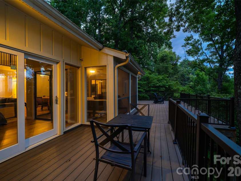27 Walnut Drive, Mills River, NC 28759.  MLS# CAR4399398, YatesRealty ID 38803. 