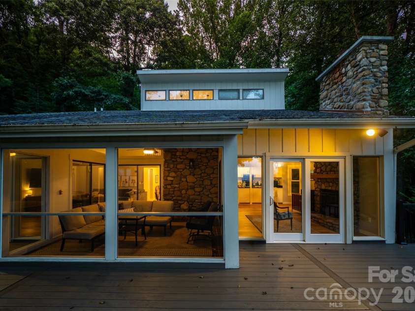 27 Walnut Drive, Mills River, NC 28759.  MLS# CAR4399398, YatesRealty ID 38803. 