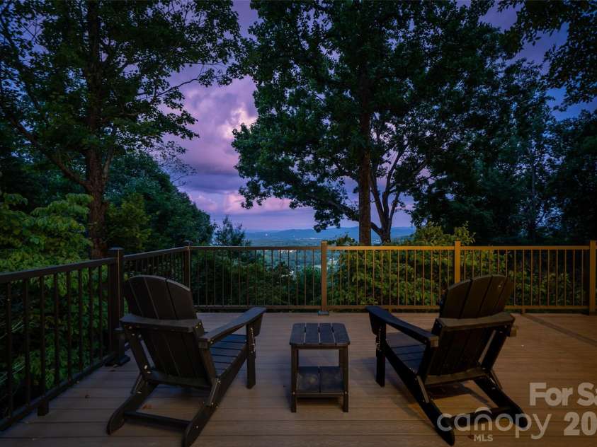 27 Walnut Drive, Mills River, NC 28759.  MLS# CAR4399398, YatesRealty ID 38803. 