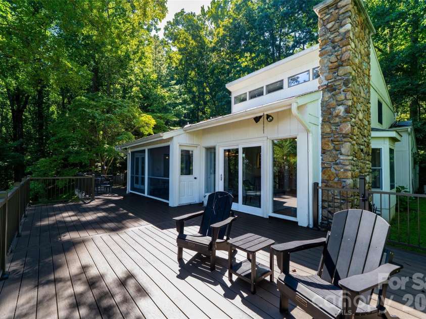 27 Walnut Drive, Mills River, NC 28759.  MLS# CAR4399398, YatesRealty ID 38803. 