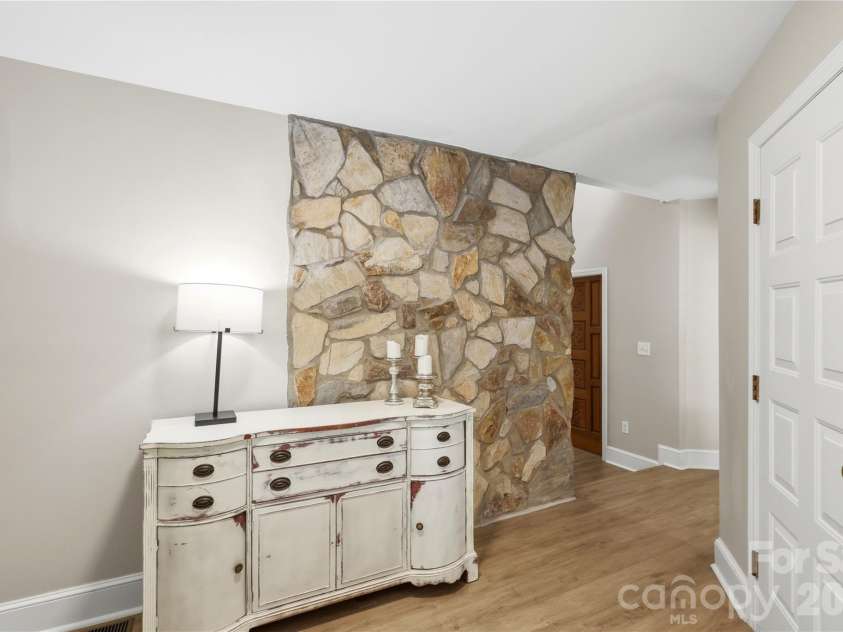 229 Cari Lane, Matthews, NC 28104.  MLS# CAR4401199, YatesRealty ID 38808. 