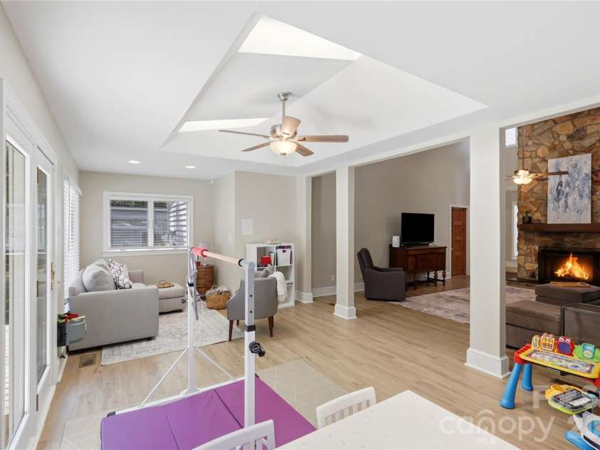 229 Cari Lane, Matthews, NC 28104.  MLS# CAR4401199, YatesRealty ID 38808. 