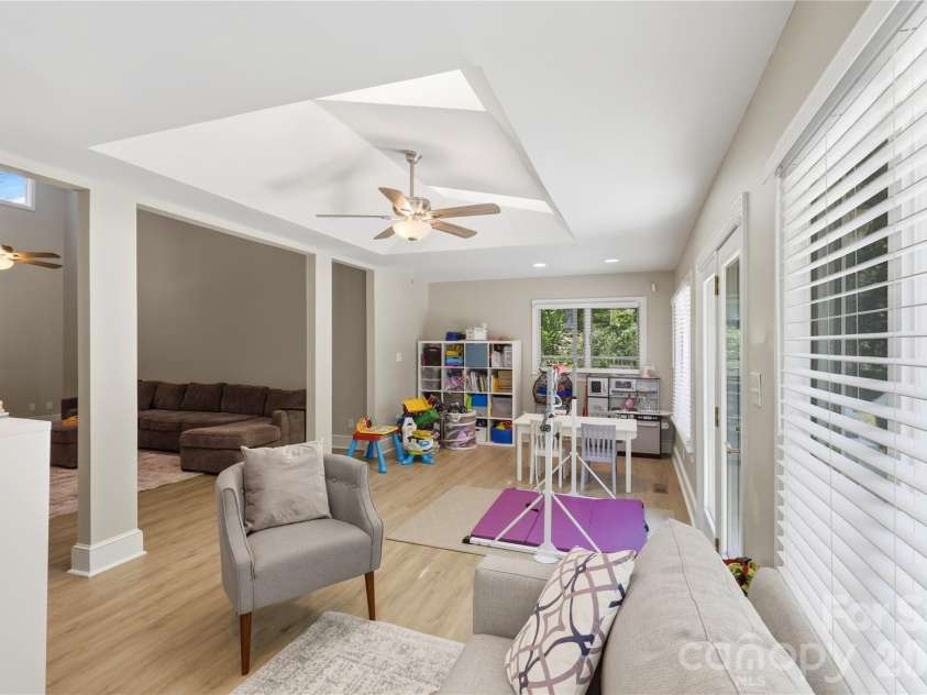 229 Cari Lane, Matthews, NC 28104.  MLS# CAR4401199, YatesRealty ID 38808. 