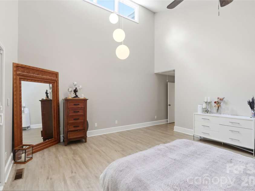 229 Cari Lane, Matthews, NC 28104.  MLS# CAR4401199, YatesRealty ID 38808. 