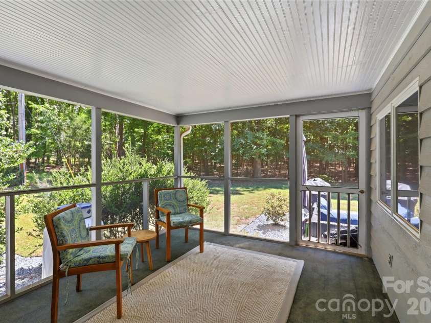 229 Cari Lane, Matthews, NC 28104.  MLS# CAR4401199, YatesRealty ID 38808. 