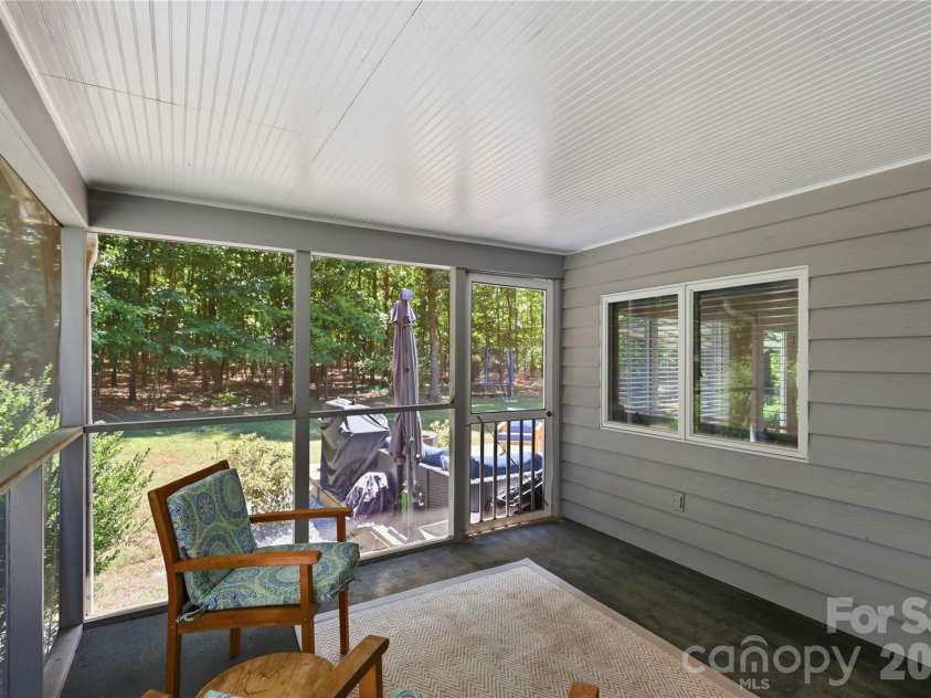 229 Cari Lane, Matthews, NC 28104.  MLS# CAR4401199, YatesRealty ID 38808. 