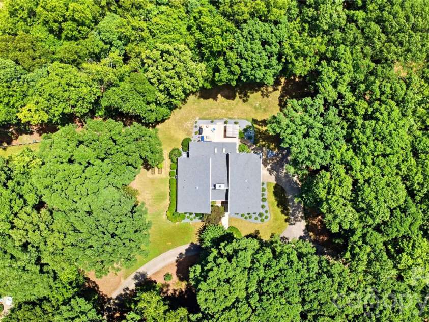 229 Cari Lane, Matthews, NC 28104.  MLS# CAR4401199, YatesRealty ID 38808. 