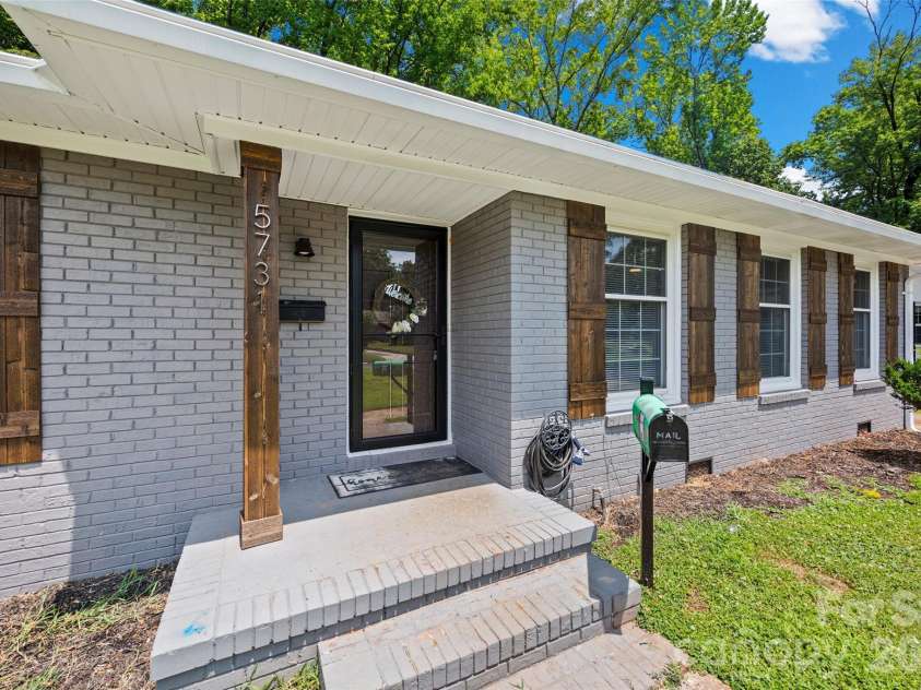 5731 Brookhaven Road, Charlotte, NC 28210.  MLS# CAR4394881, YatesRealty ID 38809. 