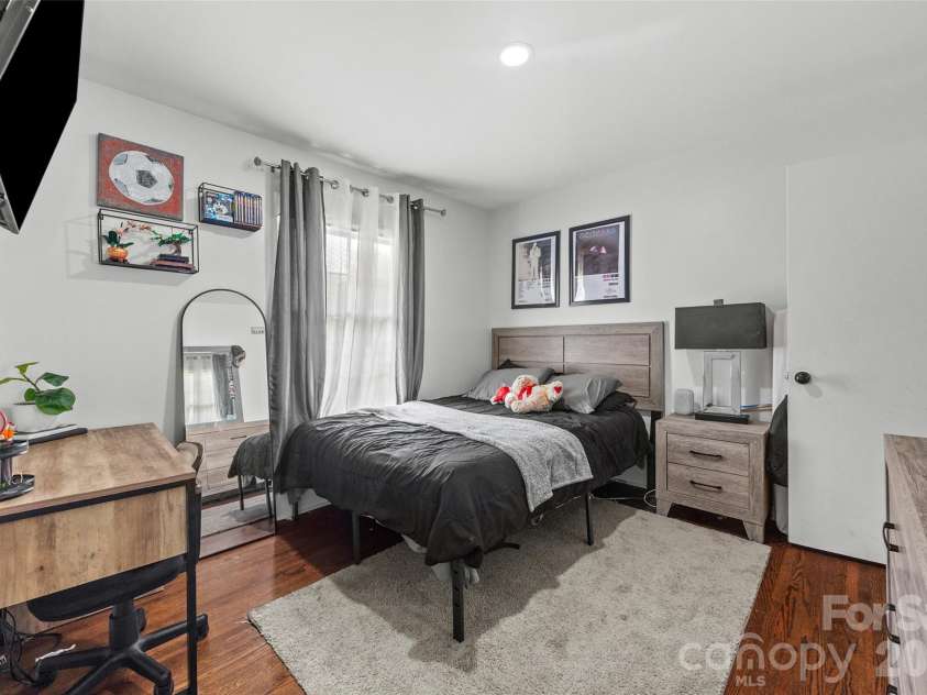 5731 Brookhaven Road, Charlotte, NC 28210.  MLS# CAR4394881, YatesRealty ID 38809. 