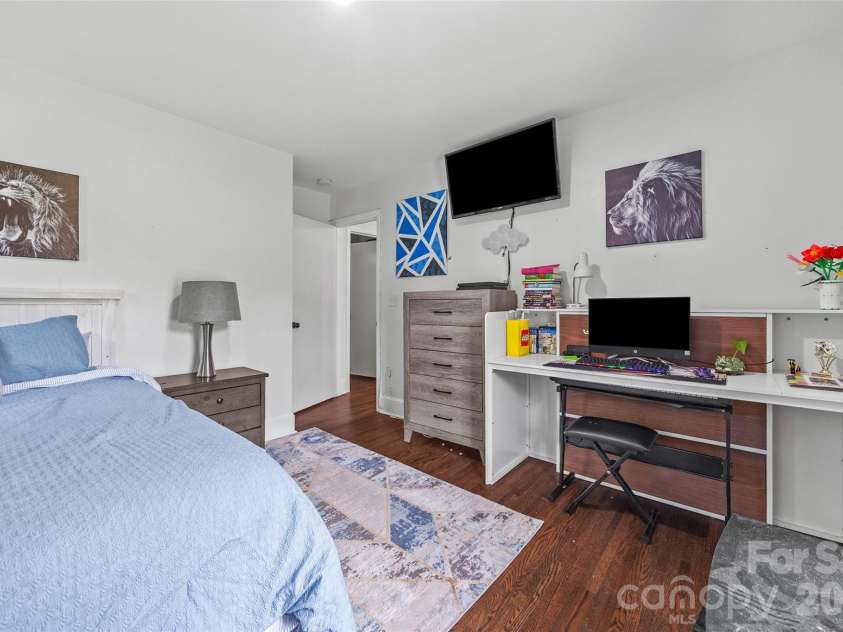 5731 Brookhaven Road, Charlotte, NC 28210.  MLS# CAR4394881, YatesRealty ID 38809. 