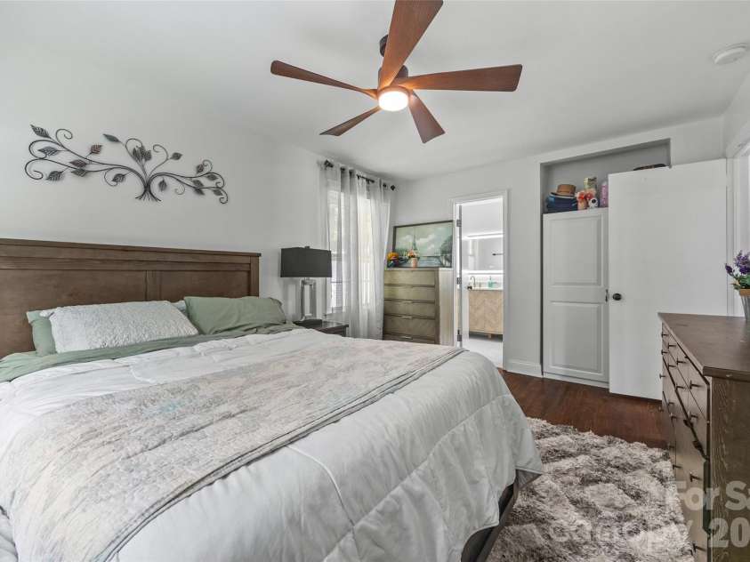 5731 Brookhaven Road, Charlotte, NC 28210.  MLS# CAR4394881, YatesRealty ID 38809. 