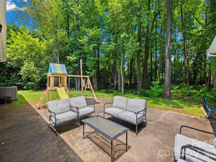 5731 Brookhaven Road, Charlotte, NC 28210.  MLS# CAR4394881, YatesRealty ID 38809. 