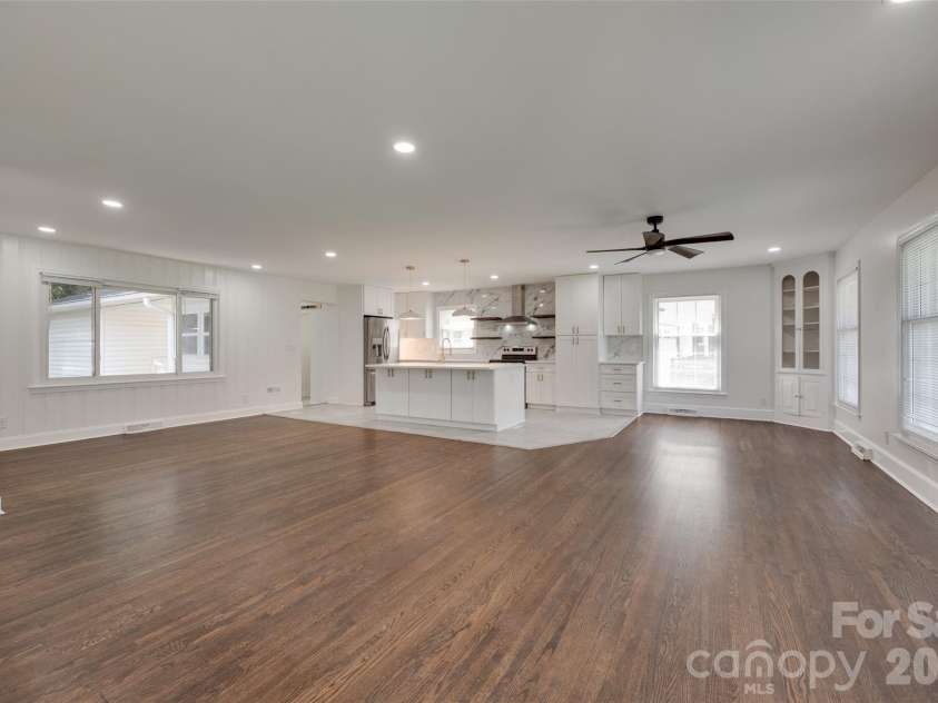 5731 Brookhaven Road, Charlotte, NC 28210.  MLS# CAR4394881, YatesRealty ID 38809. 