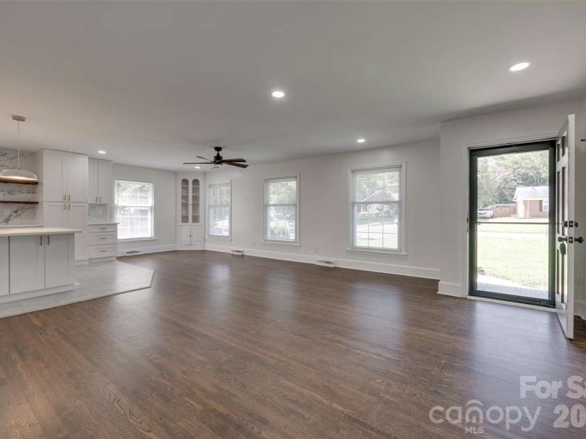 5731 Brookhaven Road, Charlotte, NC 28210.  MLS# CAR4394881, YatesRealty ID 38809. 