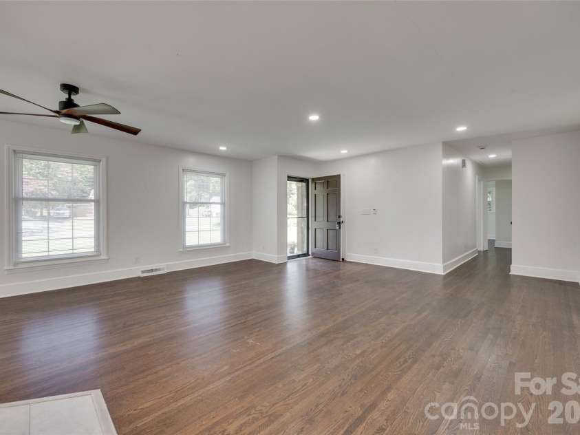 5731 Brookhaven Road, Charlotte, NC 28210.  MLS# CAR4394881, YatesRealty ID 38809. 